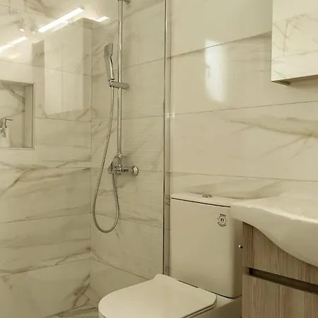 Spiros House Apartament *