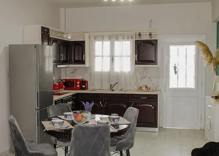 아파트 Spiros House